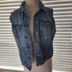 Gap sleeveless Jean Jacket